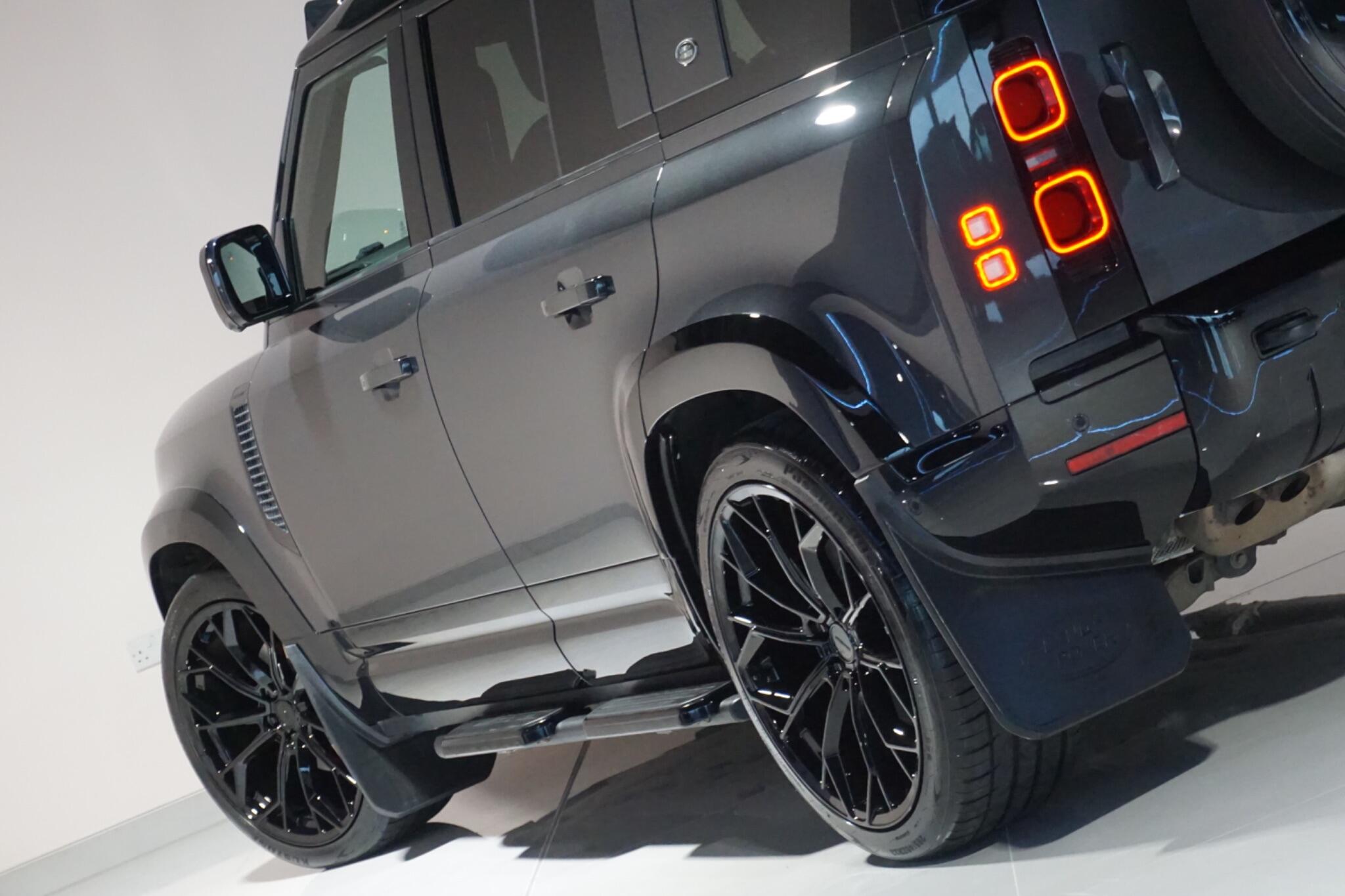 Land Rover Defender 110 3.0 D300 MHEV X-Dynamic HSE SUV 5dr Diesel Auto 4WD Euro 6 (s/s) (300 ps)